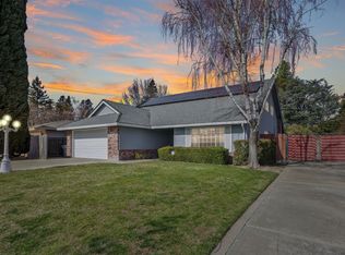 5 Monte Vista Dr, Woodland, CA 95695