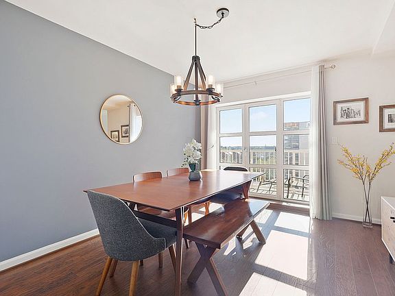 5th image of 250 President St Unit 404