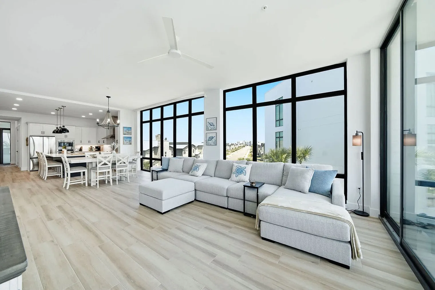 3 bed, 3.0 bath, 2045 sqft, $6,217 — Photo 4
