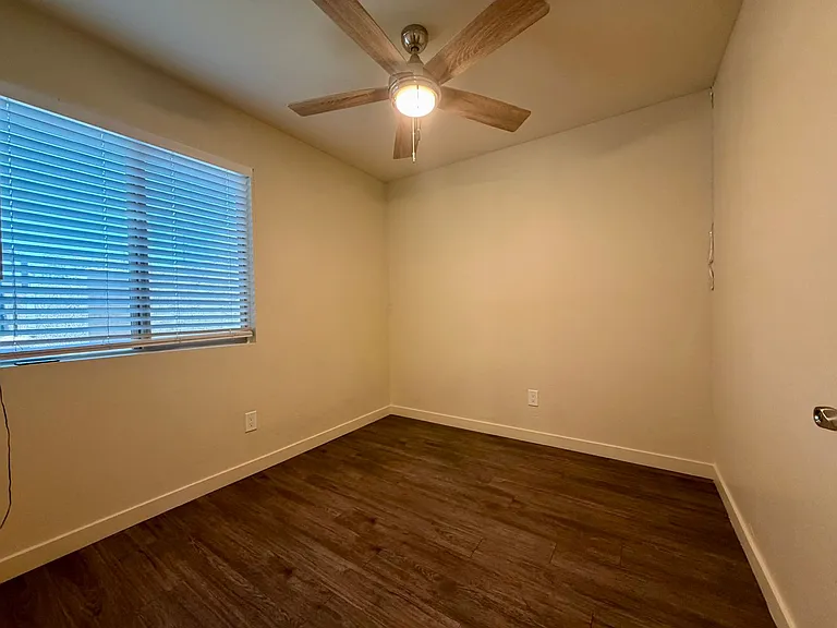 1859 E Broadway Rd — Photo 10