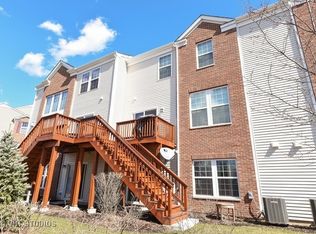 10S442 Carrington Cir, Burr Ridge, IL 60527