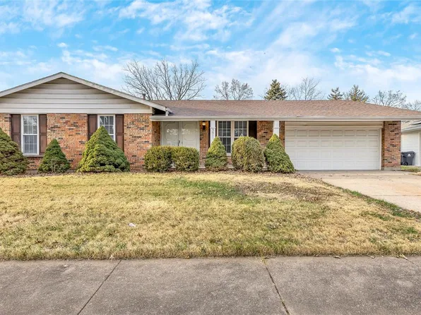 3919 Rue De Renard St, Florissant, MO 63034