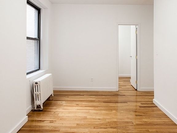 4th image of 210 W 10th St #4B1