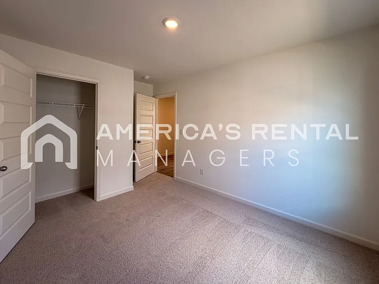 2126 Addison Way SW — Photo 15