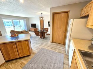 NEW EXTERIOR SIDING & ROOFS!! YOUR OWN IN UNIT WASHER/DRYER! FREE GARAGE WITH REMOTE, PET FRIENDL..., Sioux Falls, SD 57106