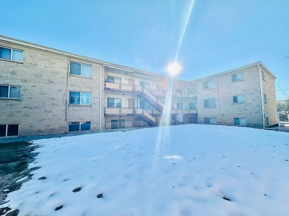 Royal Oaks Apartments, 72 W Ida Ave #4, Littleton, CO 80120