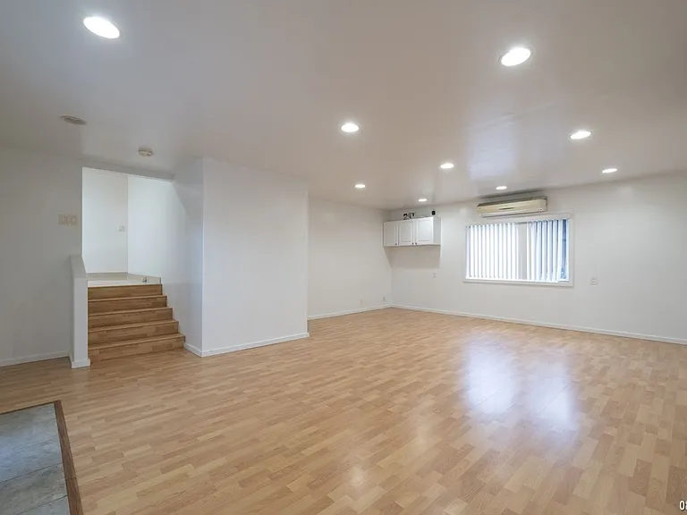910 Neal Ave — Photo 11