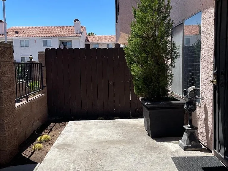 1758 E University Ave #3 — Photo 14