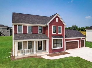 719 Oldfield Ave, Village Of Mukwonago, WI 53149