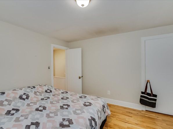 lexington-kentucky-2093667214 picture