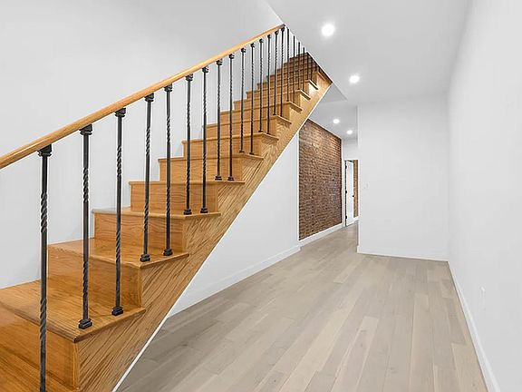 5th image of 425 Amsterdam Ave APT 4S