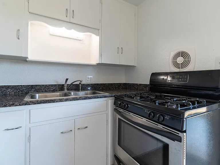 81 W Southern St — Photo 4