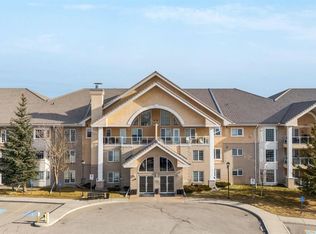 728 W Country Hills Rd NW #106, Calgary, AB T3K 5K8