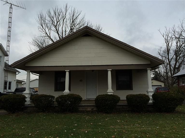 1st image of 403 W Dayton Dr