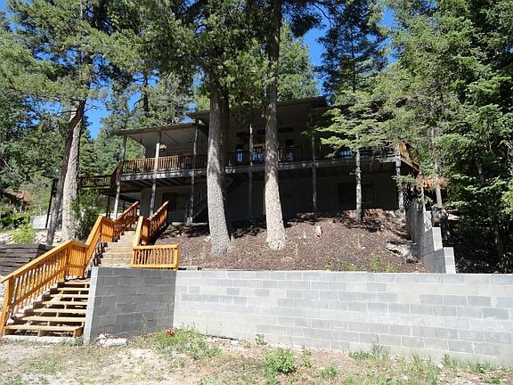 3rd image of 711 Daisy Dr