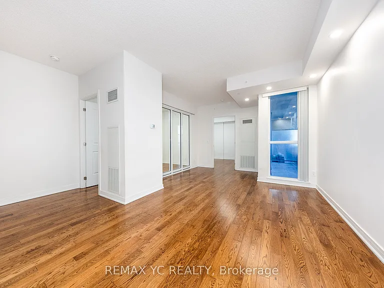 9191 Yonge St #201 — Photo 10