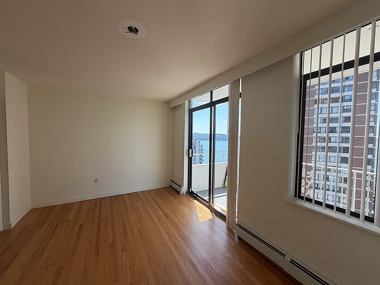1985 Bellevue Ave #1003 — Photo 7