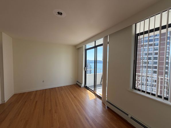 2 bedroom rental in West Vancouver — photo 9