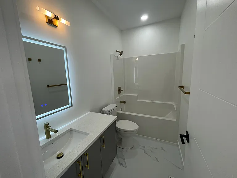 1046 Dumas Ave — Photo 26