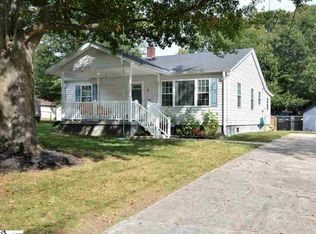4 Linnet Dr, Greenville, SC 29609
