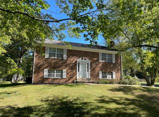 6837 Ridgeway Dr, Springfield, VA 22150