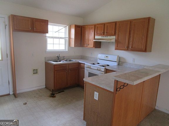 4th image of 33 Mitchell Rd