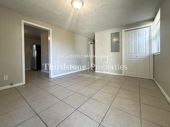 5th image of 5214 Lexington Ave #B