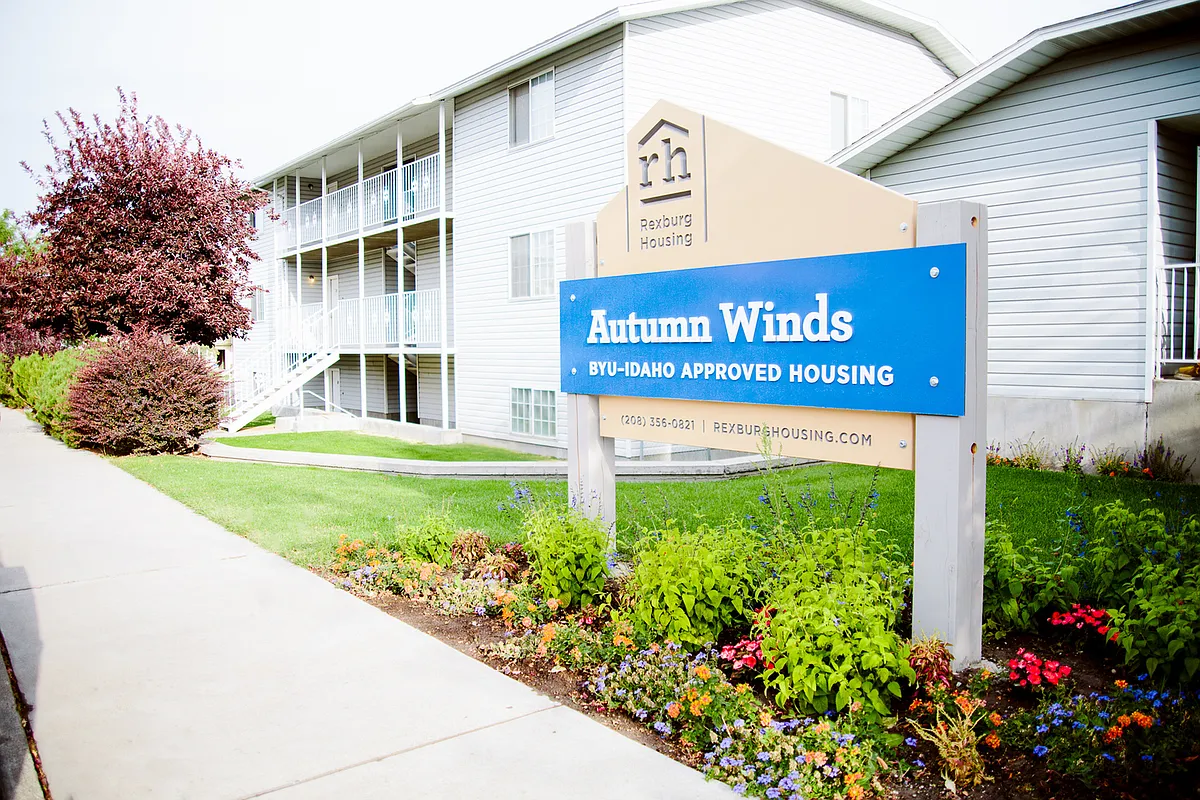 Building Photo - Autumn Winds