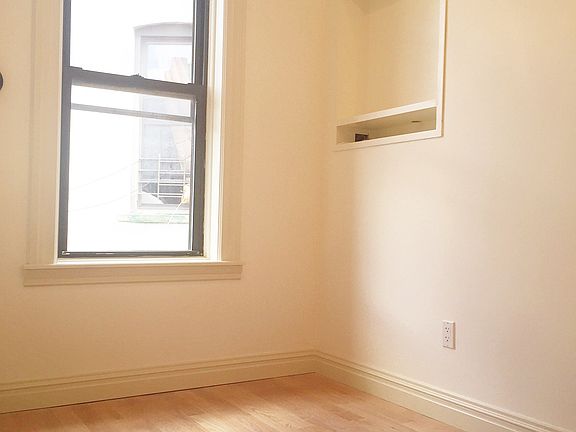 3rd image of 704 Macdonough St APT 4