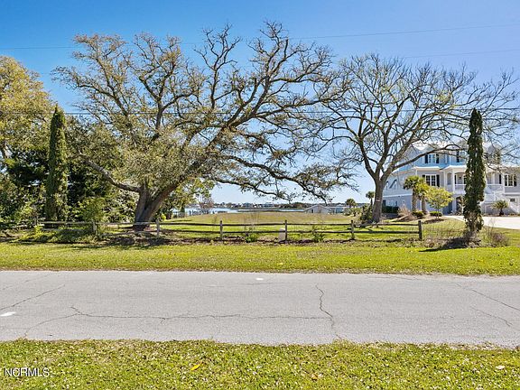 5th image of 537 Neptune Drive