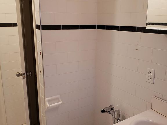 5th image of 1680 E 22nd St #605