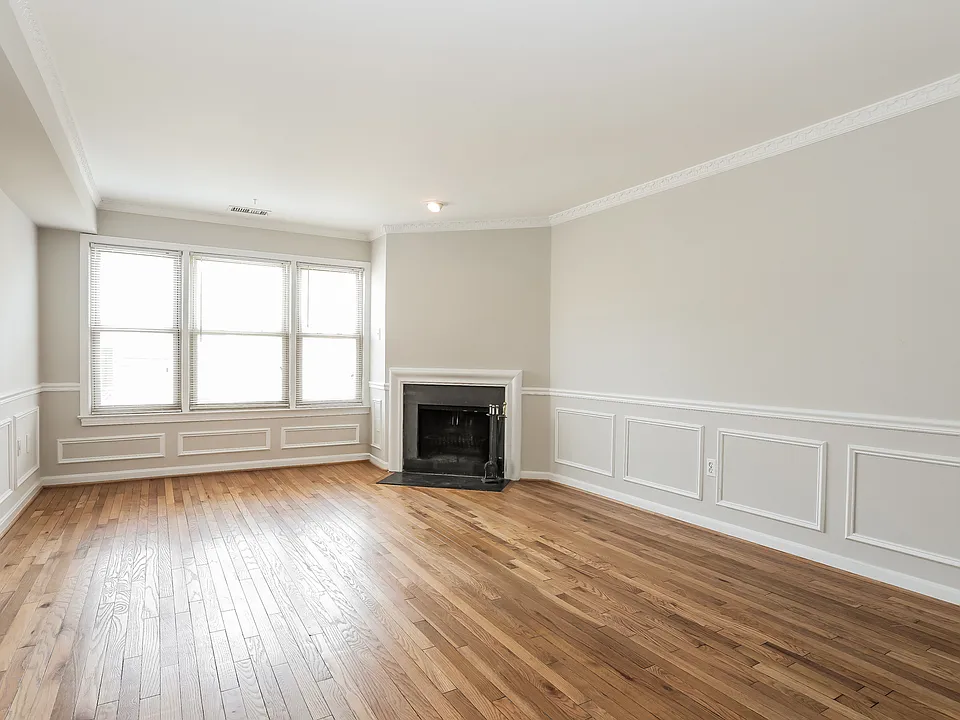 1910 T St NW #24