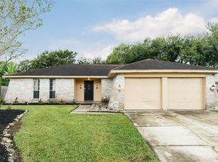 5226 Appleblossom Ln, Friendswood, TX 77546