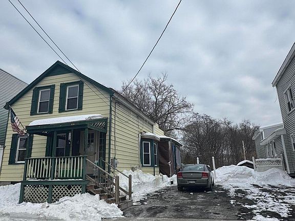 2nd image of 1484 3rd Street