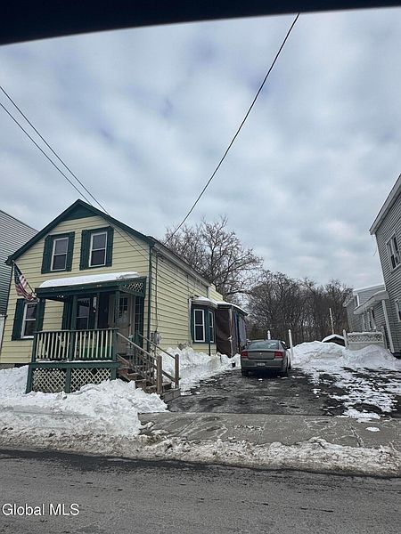 2nd image of 1484 3rd Street