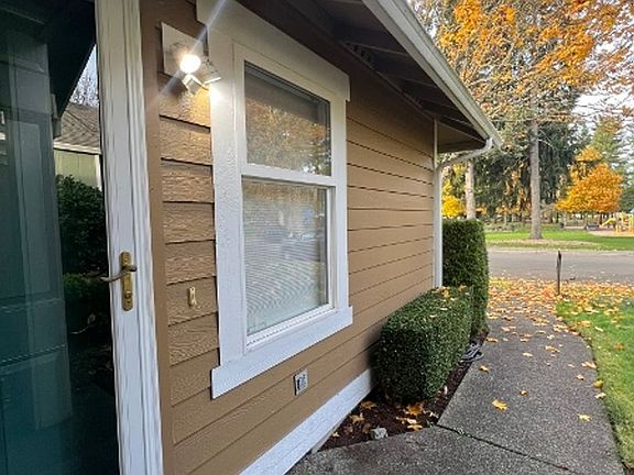 3rd image of 4501 Chardonnay Dr SE