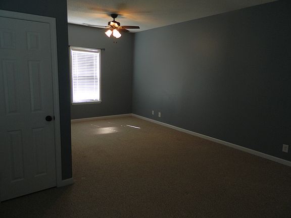 Bed Room 1 with
2 Closets