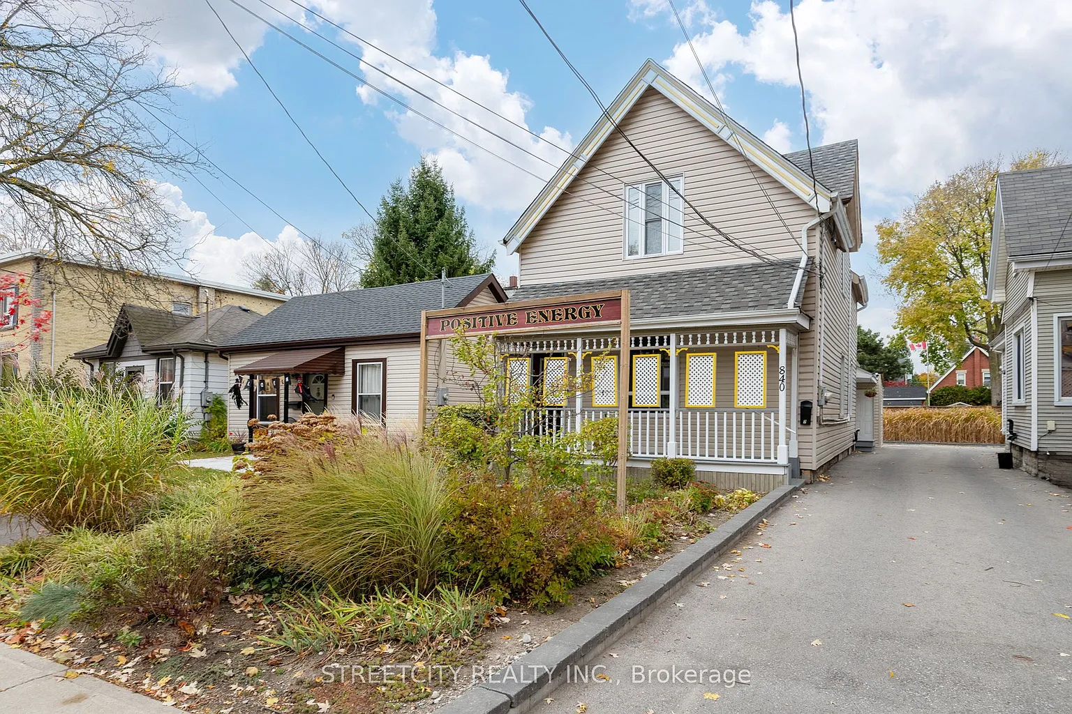 840 Queens Ave photo 1