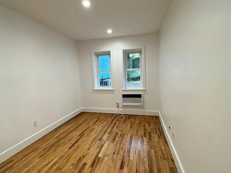 1129 Broadway #1R — Photo 14
