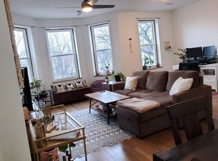 2842 N Sacramento Ave APT 2, Chicago, IL 60618