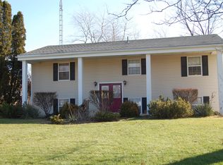 5945 Arrowhead Dr, Waterville, OH 43566