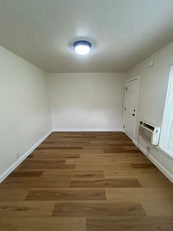 1 bed, 1.0 bath, 650 sqft, $1,900 — Photo 3