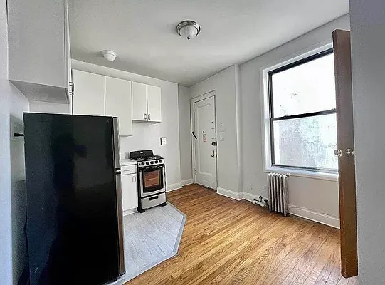 Rented by J PRESTON AND ASSOCIATES INC | media 1