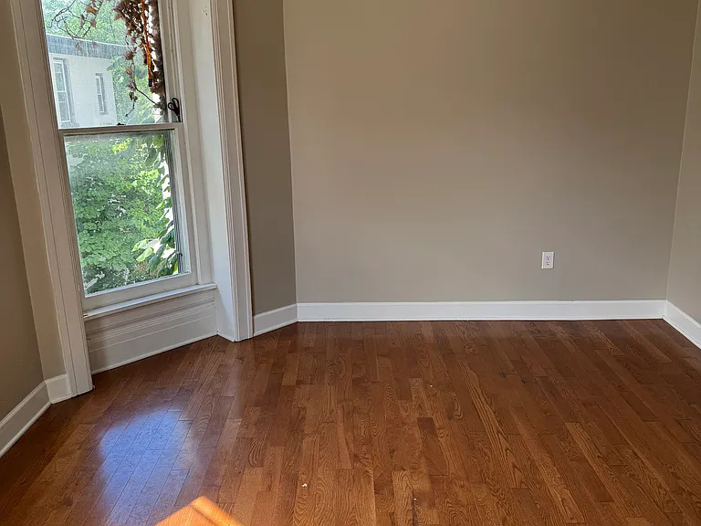 275 Plymouth Ave S #24 — Photo 7