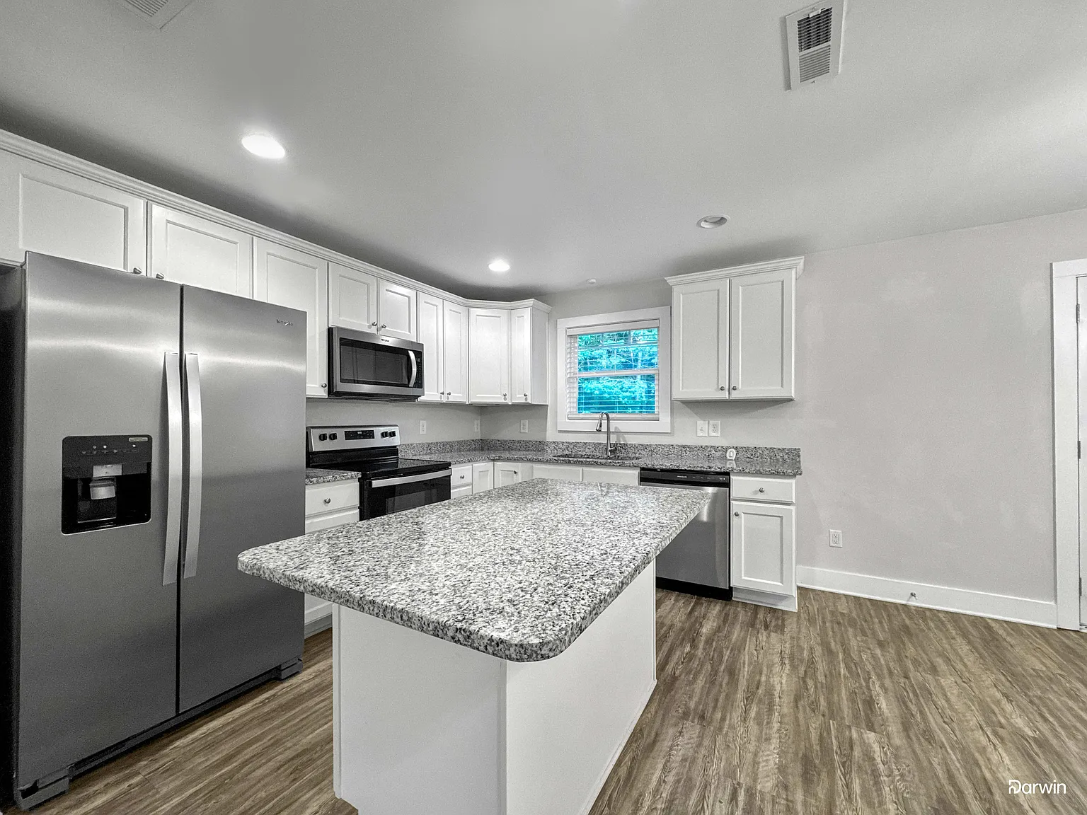 3 bed, 2.5 bath, 1558 sqft, $1,605 — Photo 3