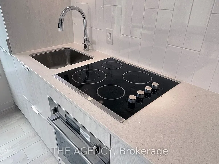 35 Tubman Ave #Penthouse 1115 — Photo 7