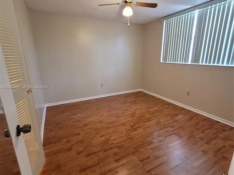 1800 N Lauderdale Ave #1210 — Photo 6