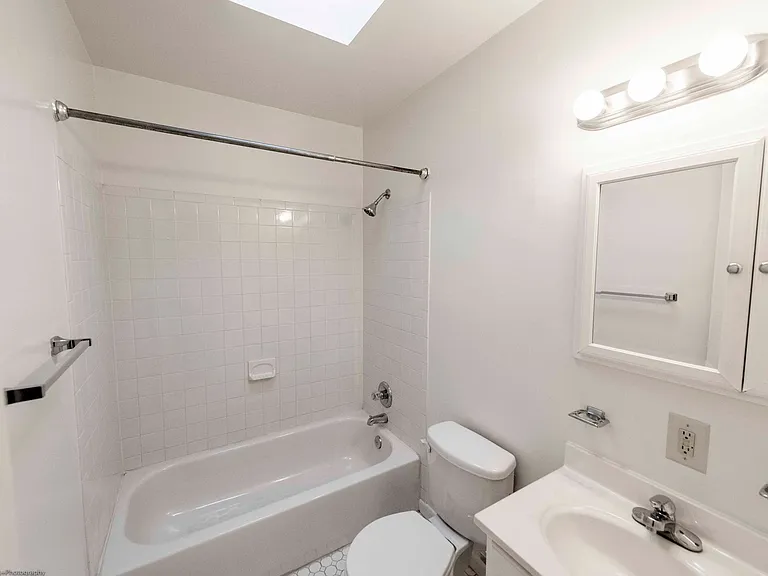 Mt Washington Manor — Photo 18