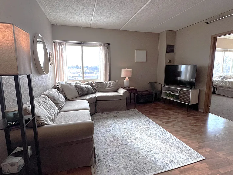E Street Flats - Student Housing — Photo 81