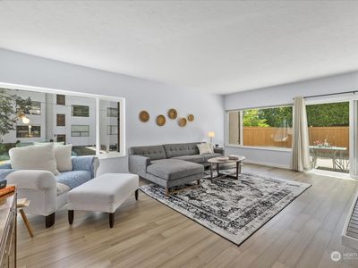 5801 Phinney Avenue N #101, Seattle, WA, 98103